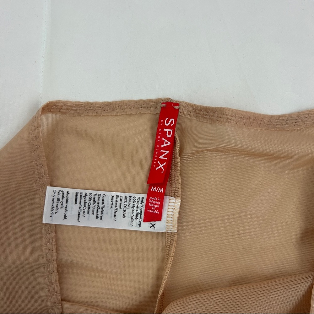 NWT Spanx. Britches Mid thigh Shorts in Beige. M - Picture 3 of 5